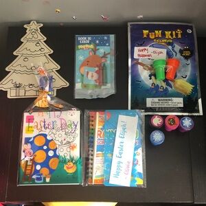 🩷 Assorted Kids Activity & Holiday Favor Set